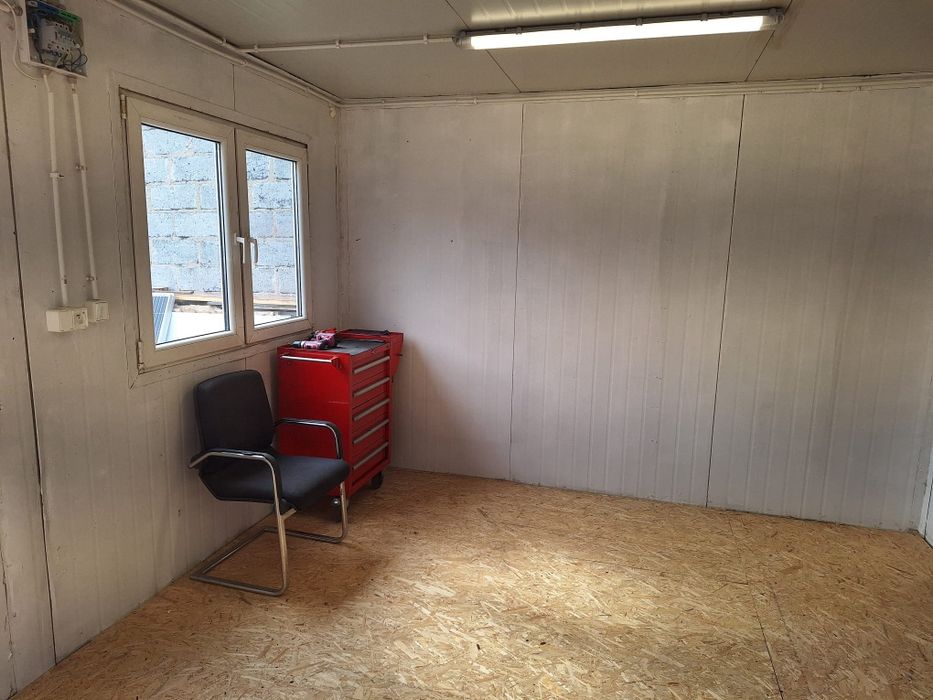 Magazyn kontenerowy 30m plus miejsce do parkowania