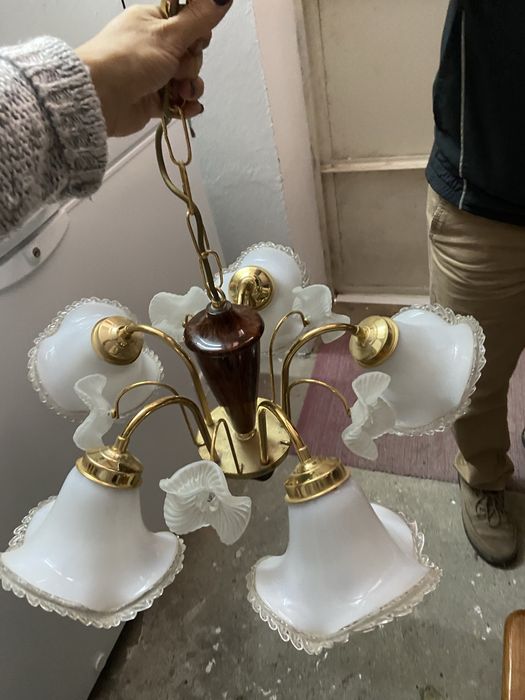 Dois candeeiros iguais