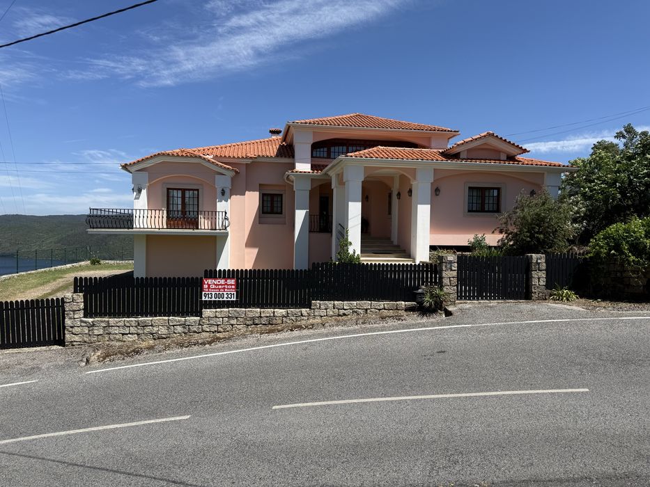 Moradia 9 suites vistas barragem do cabril