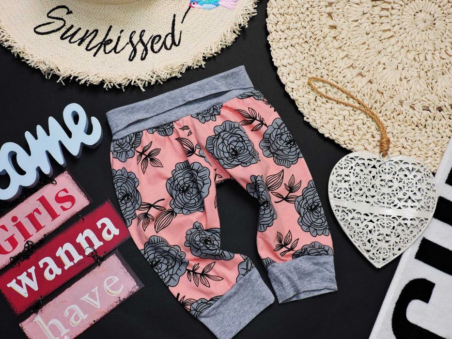 Shein - bawełniane spodnie buggy , róże r 68