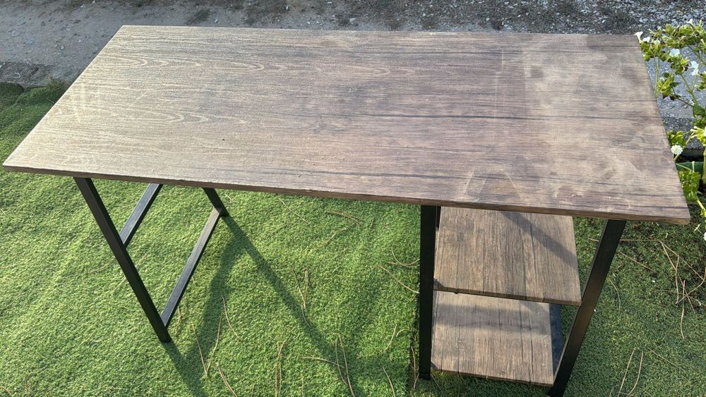 Vendo mesa secretária em bom estado