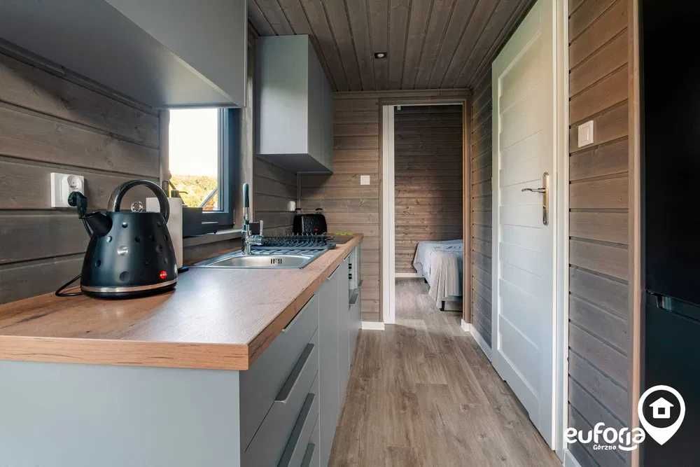 Domek na wynajem nad jeziorem z sauną i balią/jacuzzi;