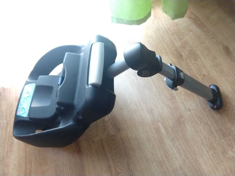Nosidełko/ fotelik Maxi Cosi Pebble 0-13 kg razem z bazą