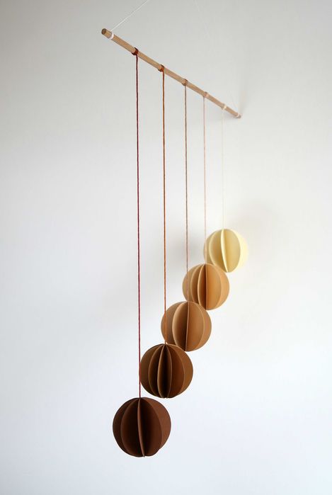 Karuzela do łóżeczka - Mobil Montessori GOBBI Beżowy od 7 tygodnia