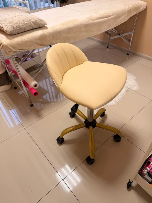 Стілець для салону