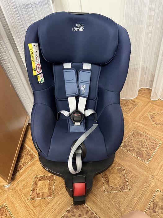 Дитяче Автокрісло Britax Römer DUALFIX M i-SIZE поворотне з базою
