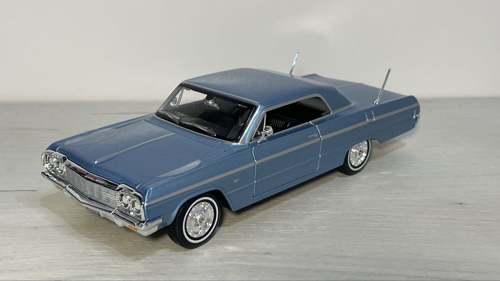 Нова машинка Chevrolet Impala SS металева колекційна модель авто