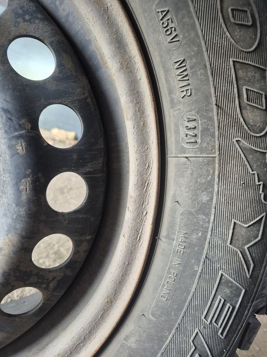 Покришки 225/65 R16 GOOD YEAR шиповані зимові