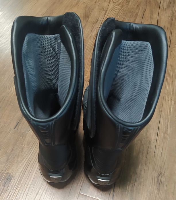 Нові мотоботи puma Desmo