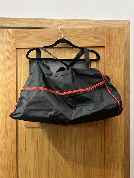 Duża torba podróżna czarna sportowa na siłownię