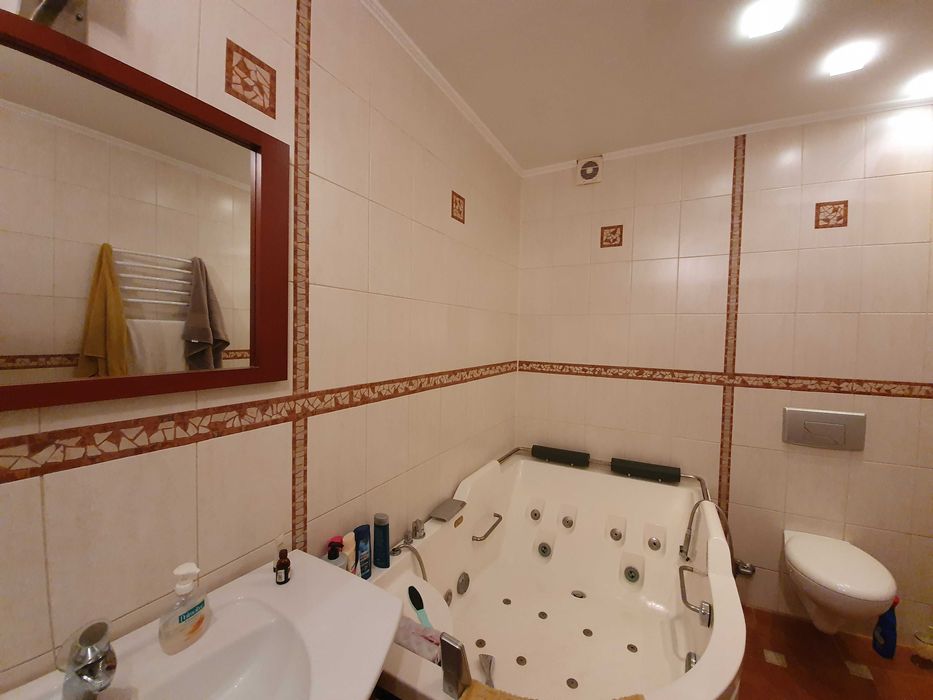 Продам коттедж  возле моря