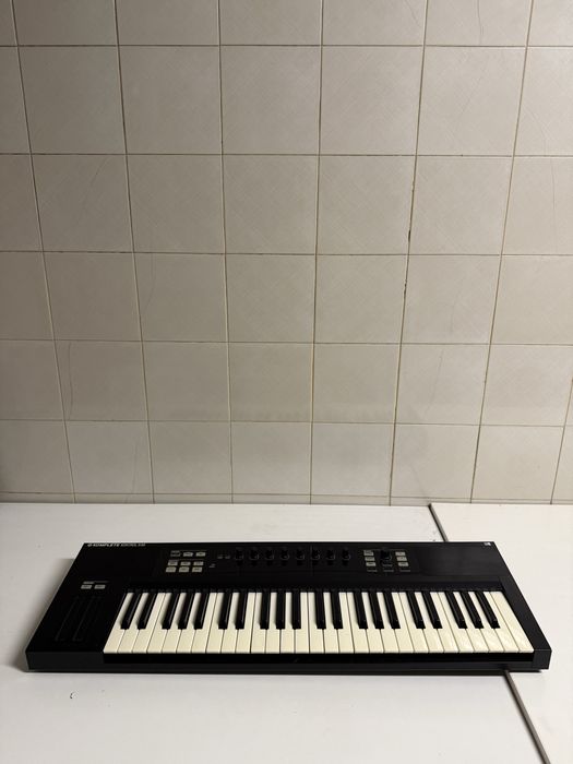 Native instruments Komplete Kontrol s49 mk1