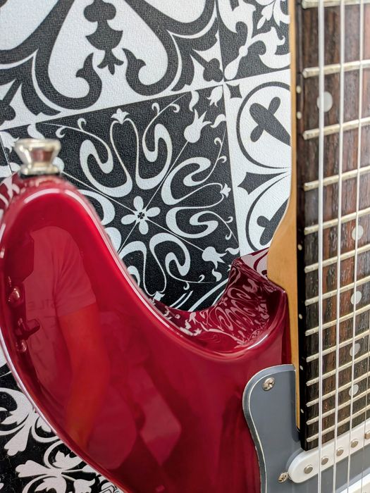 Ashton Super Strat HSS – Totalmente Revista, Regulada e Pronta a Tocar