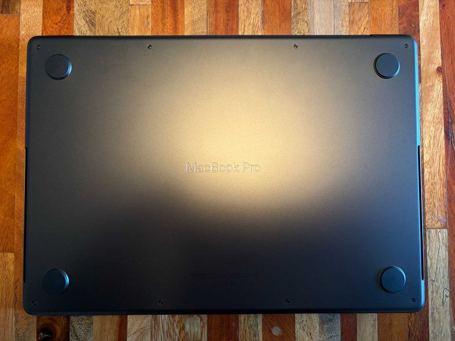 MacBook Pro 14” M4 Max • 36GB RAM • 2TB SSD • AppleCare • Como Novo