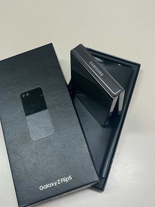 Samsung Galaxy Z Flip5 256GB Cinza c/Garantia
