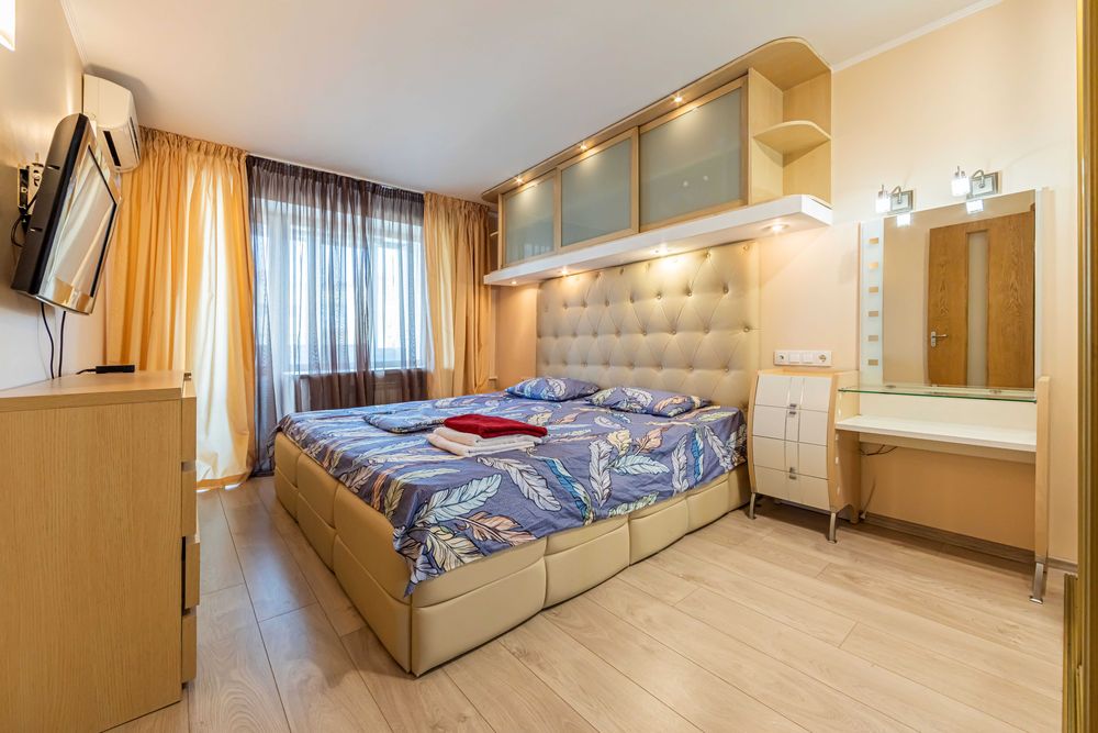 3 комнатная студия в центре, Коновальца, 15