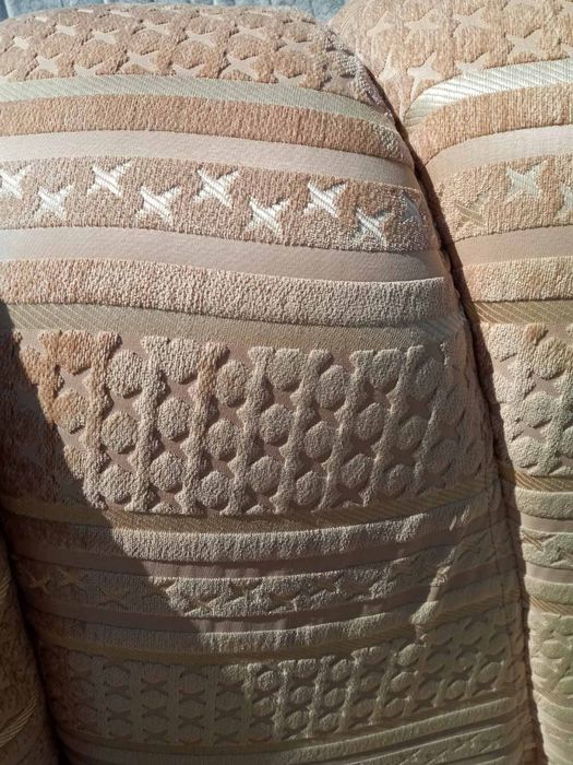 Продаётся диван.