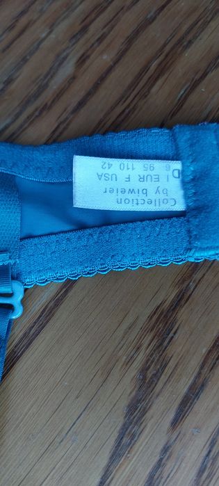 Biustonosz usztywniany