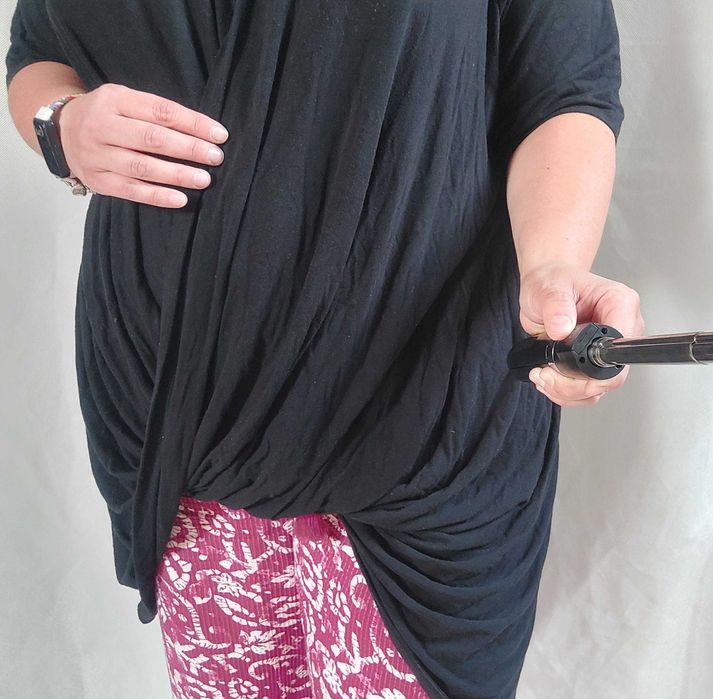 Długa tunika tuszująca Capsule 24/52 lejąca