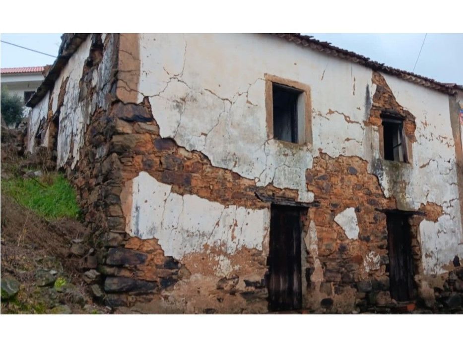 Ruína para Reconstruir, em Pereiro , Mação