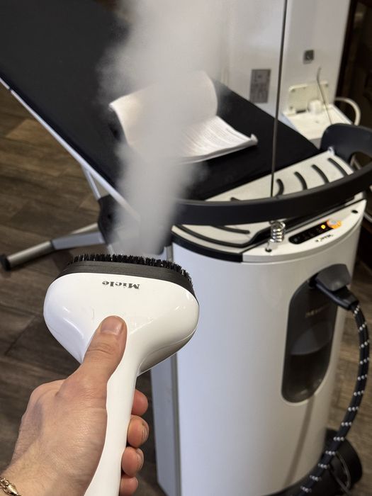 Гладильна система Miele B 2847 — повний комплект, преміумякість