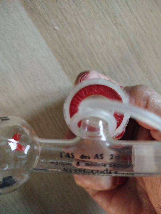 Objeto medidor de quantidade de álcool  .