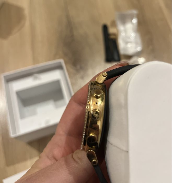 Zegarek smartwatche damski MKT5068