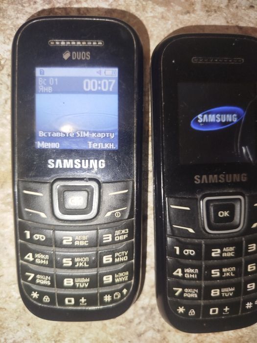 Продам дешево 2 телефона  Самсунг
