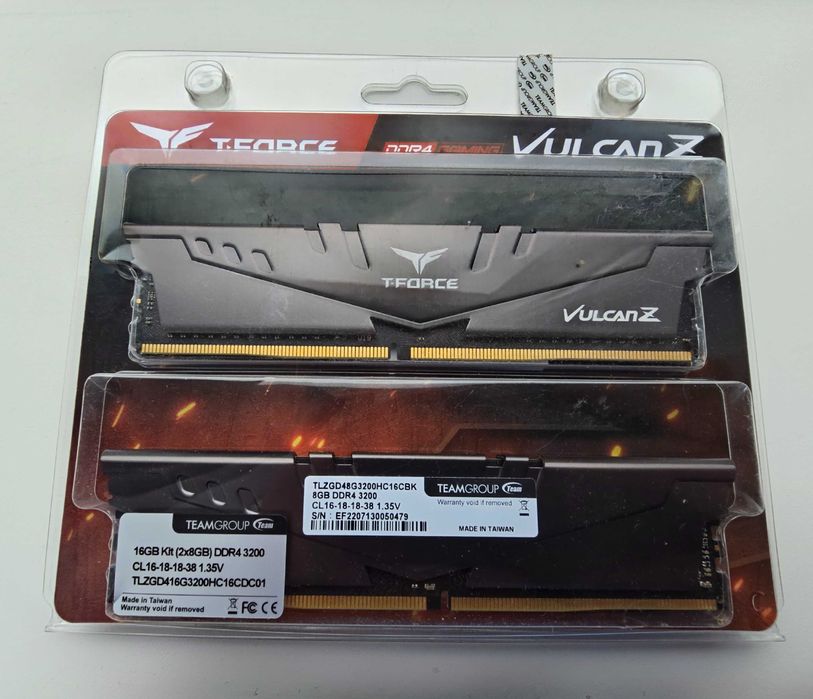 Оперативна пам'ять T-Force Vulcan Z 16GB DDR4 3200MHz CL16