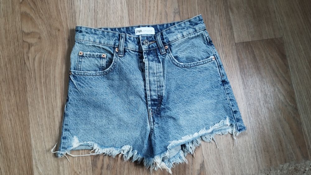 Продам фирменные шорты Zara Mex 26