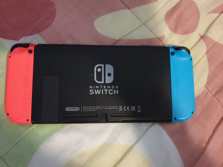 Consola Nintendo Switch com acessorios