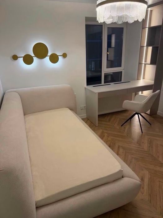 Продається 3 кімнатна квартира на пров. Галицький