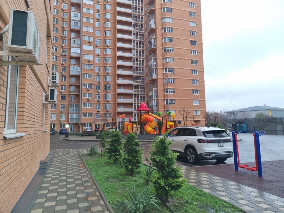 Квартира у молодіжному ЖК Дмитриєвський