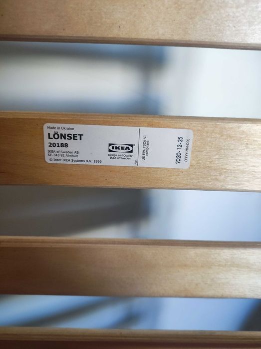 Colchão de molas (90x200) e estrado de madeira (90x200), Ikea