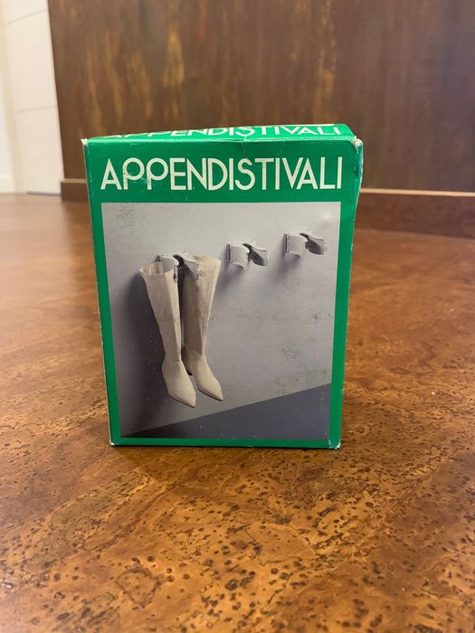 Кріплення для зберігання жіночого взуття