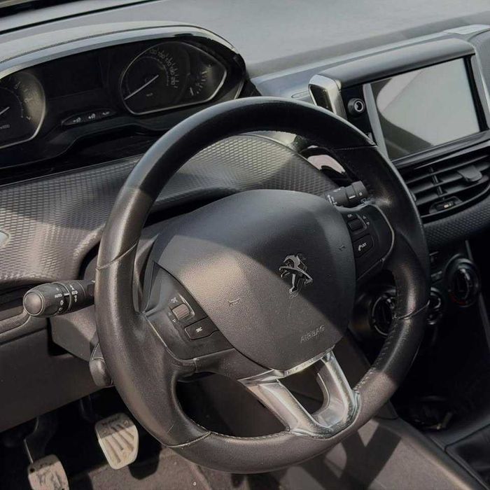 Peugeot 208 pure tech style- versão allure
