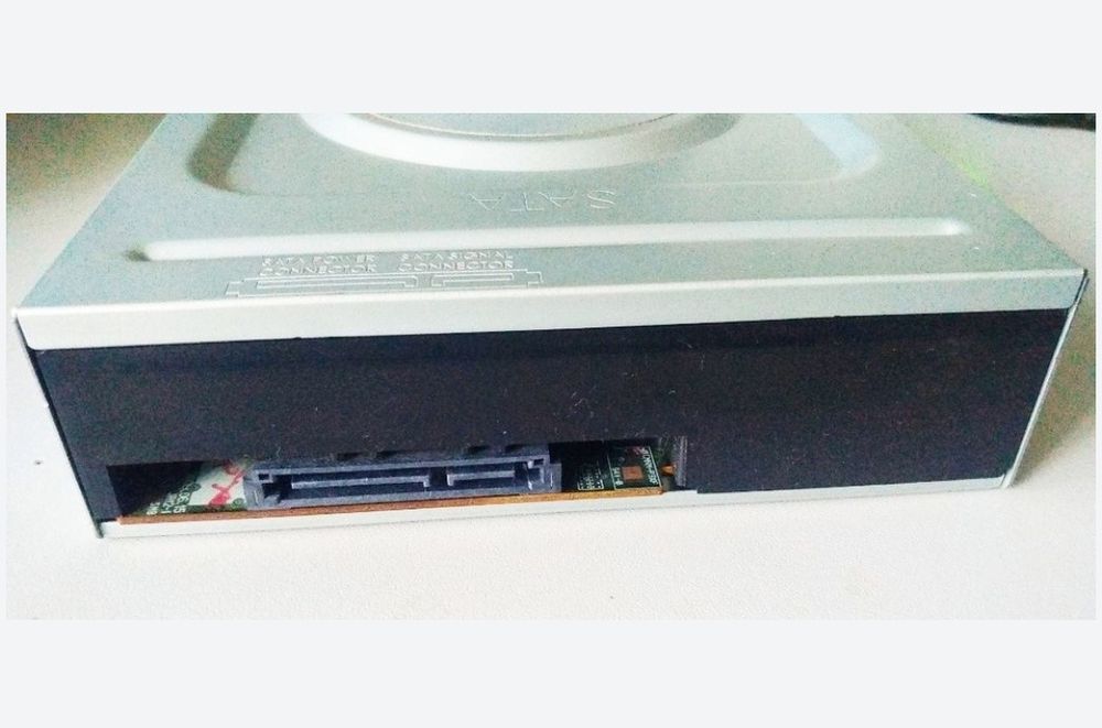 Продам компьютерный шлейф,а так же CD-DVD RW дисковод.: 395 грн ...