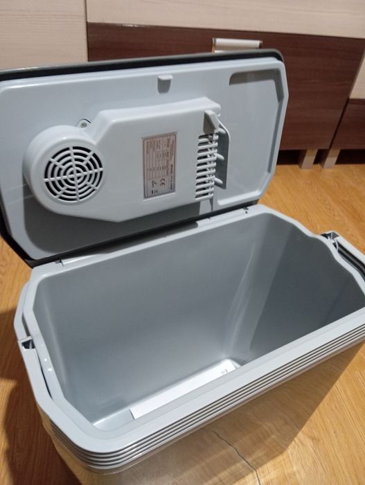 Lodówka turystyczna 24 l funkcja grzania