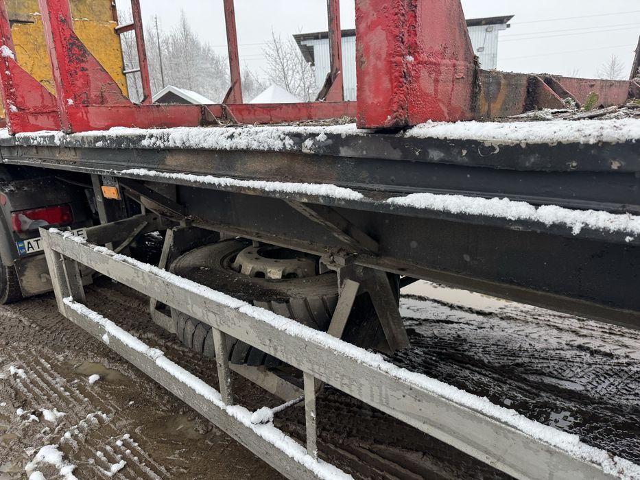 Напівпричіп-лісовоз 3-вісний в наявності, нова ризина