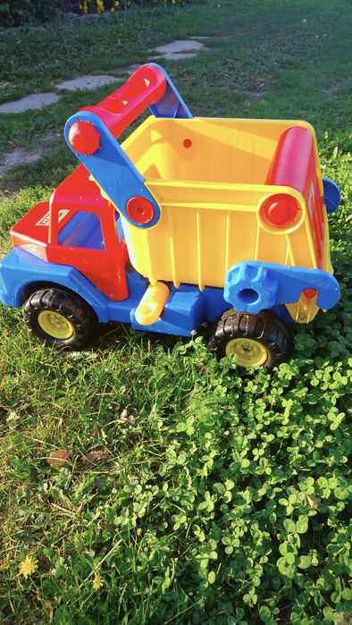 Samochód firmy WADER