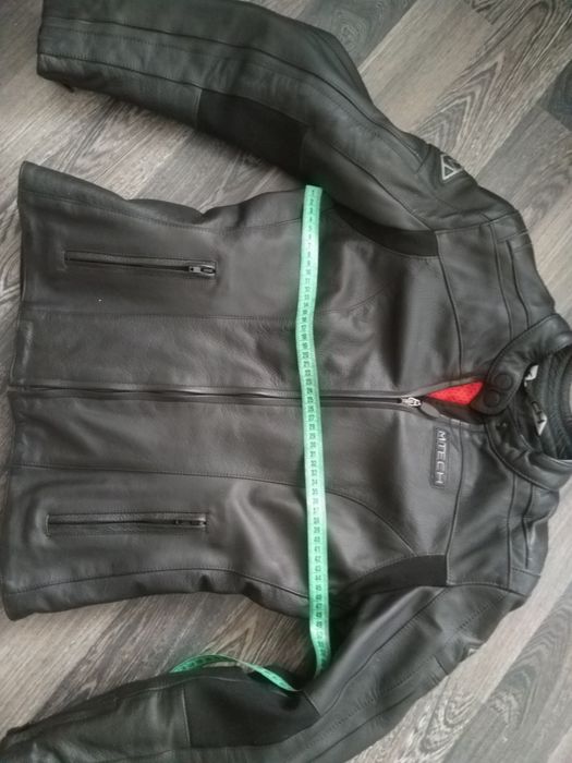 Мотокуртка жіноча шкіряна