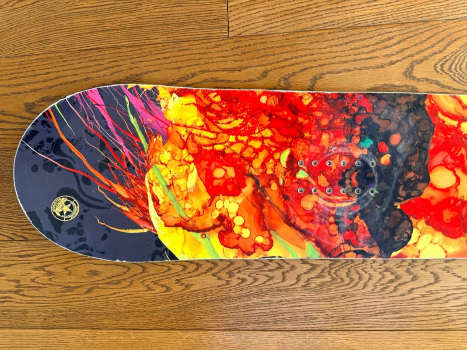Deska snowboard GNU B-Nice 148 cm – lekka, all-mountain