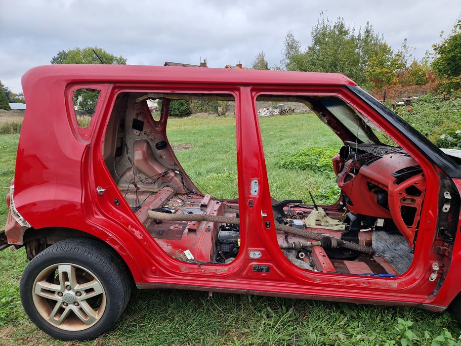 Kia Soul I (09-14r.) Słupek B próg