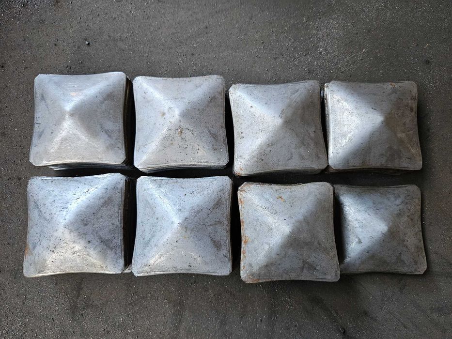 Daszki kwadrat 70x70x2mm na slupki 69szt daszek 5zl