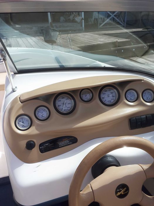 Катер скоростной прогулочный  Для отдыха рыбалки  В отличном состоянии