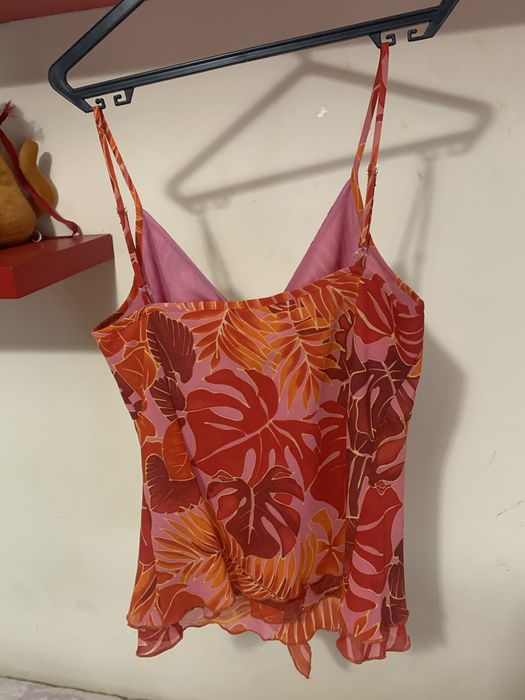 Tops de alcinhas…