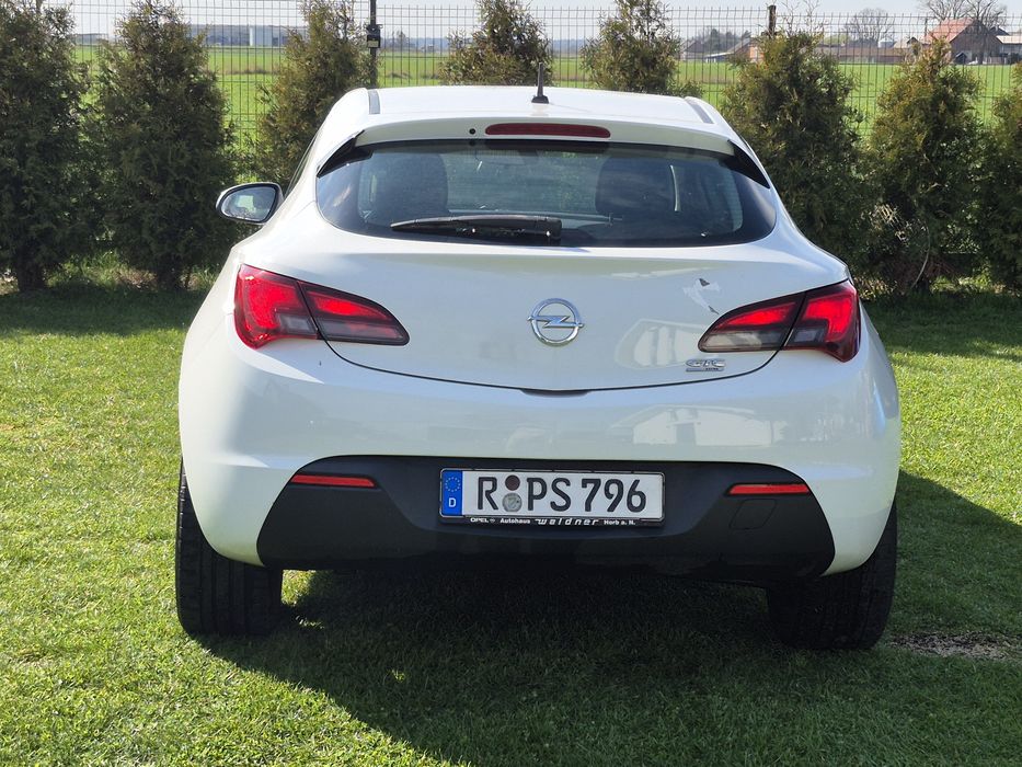 2012 Opel Astra GTC