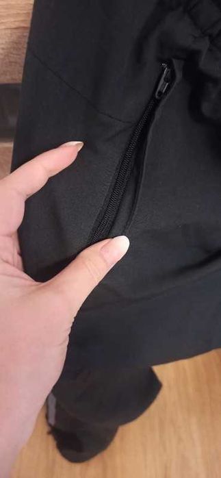 Męskie markowe spodnie adidas w rozmiarze M