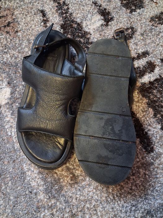 Продам шкіряні босоніжки