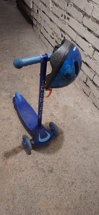 Hulajnoga trójkołowa + kask